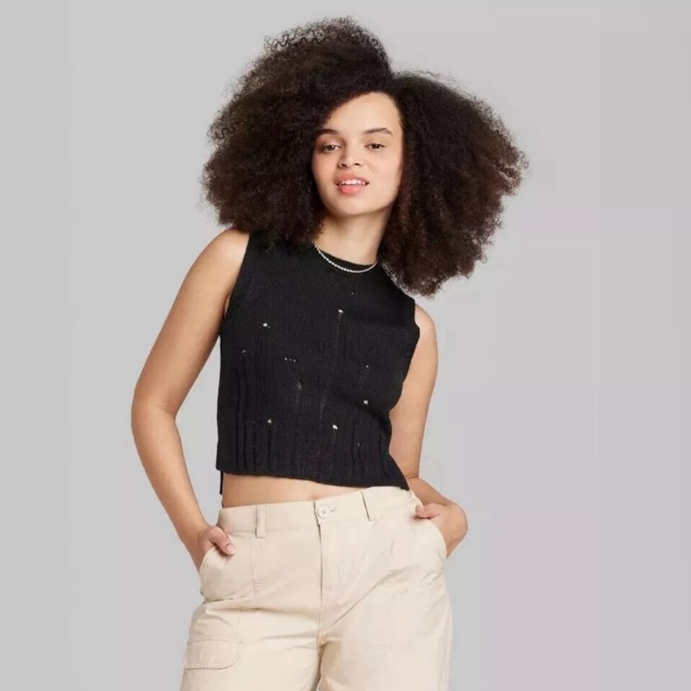 Wild Fable Black Sleeveless Crewneck Distressed Sweater Tank Top